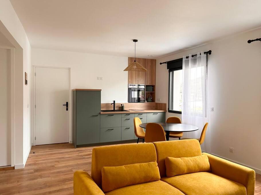 Saint-Leger-du-Bourg-Denis Home 724 מראה חיצוני תמונה